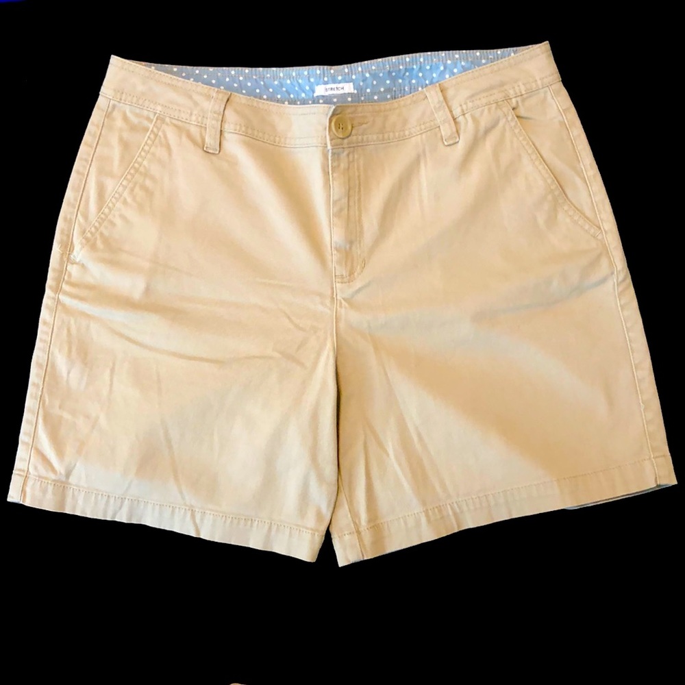 Liz Claiborne Light Khaki Flat Front Shorts, Size 12